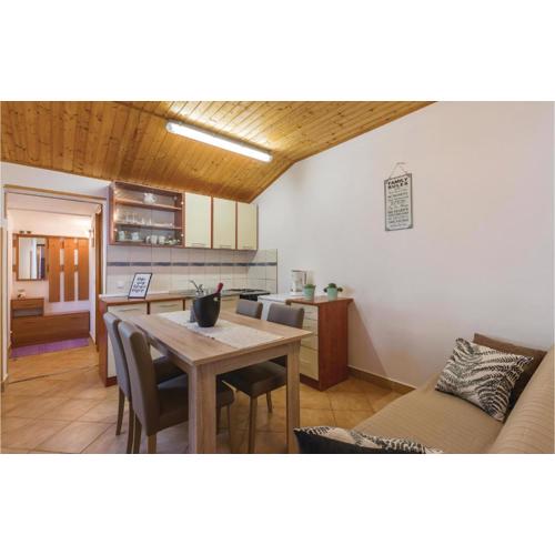 One-Bedroom Apartment In Fazana