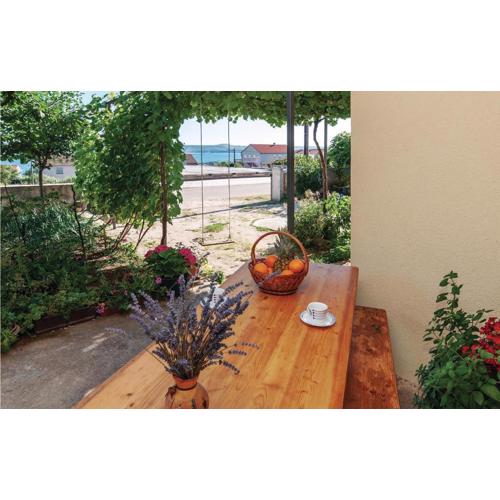 One-Bedroom Apartment In Maslenica