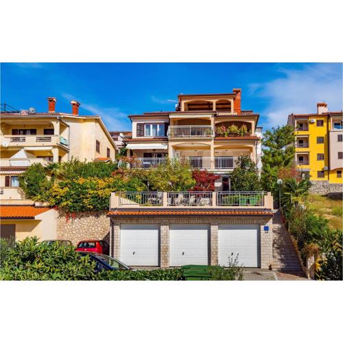 One-Bedroom Apartment In Rabac