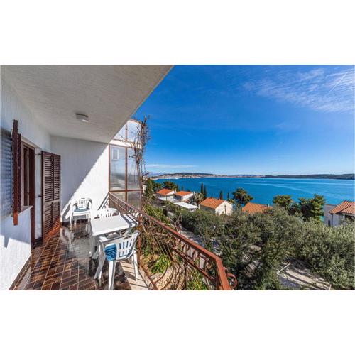 One-Bedroom Apartment In Seget Donji