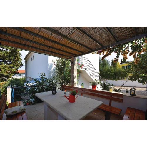 One-Bedroom Apartment In Stari Grad