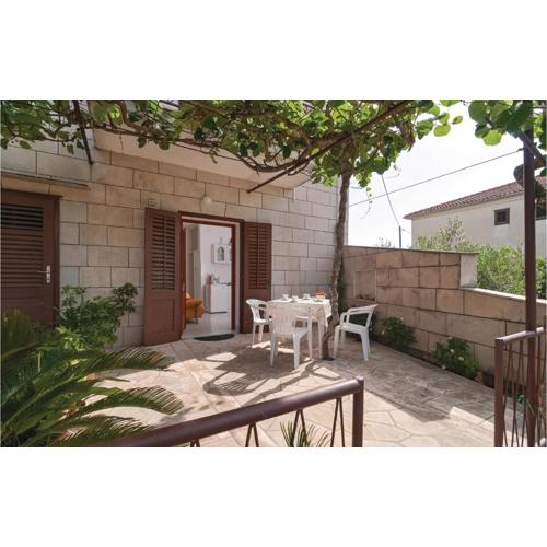 One-Bedroom Apartment In Supetar