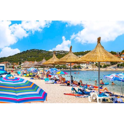 One bedroom apartment on the beach Zaratic Jezera