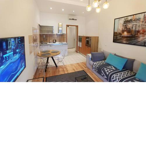 One bedroom. Luxe. 29 Khreshchatyk str. Besarabka