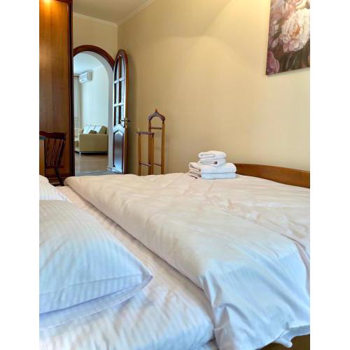 One Bedroom on European sqr