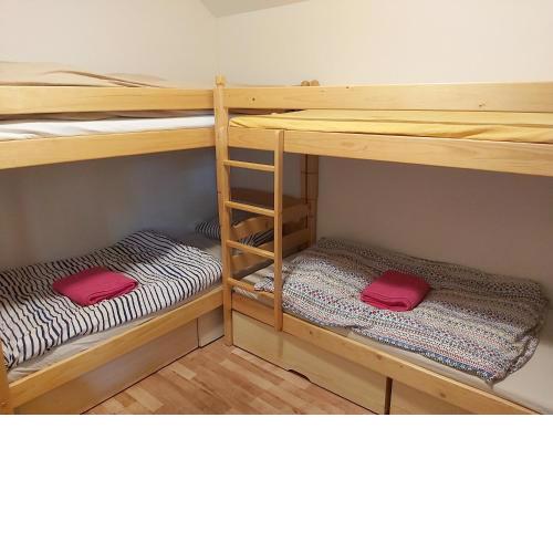 One bedroom with 4 beds in cozy house close to the river Danube