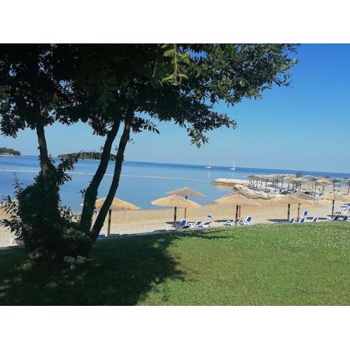 Only 250m from the sea
