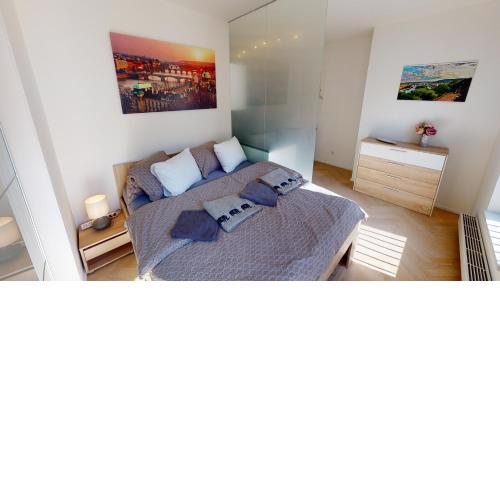 ONSITE Free Garage Parking, 10min Centre by Bus