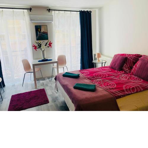 Onyx apartment with Free private garage + AC