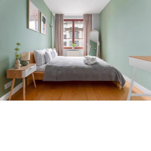 oompH Mint Harmony & Vibrant Accents