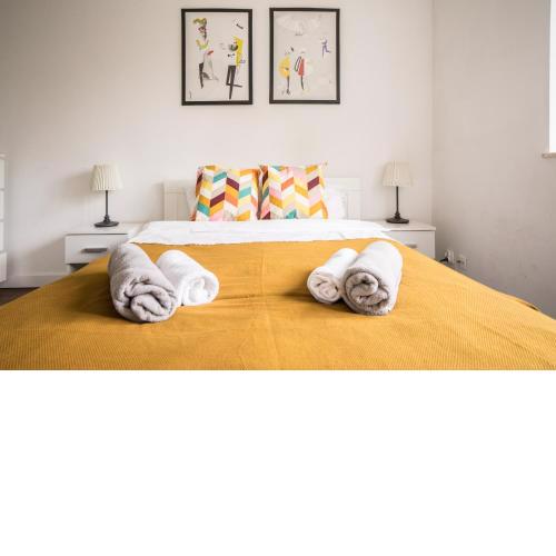 oompH Warsaw Big Apartment with Balcony near Old Town