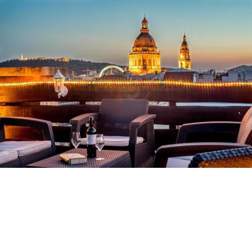 Opera Panoramic Penthouse Suite