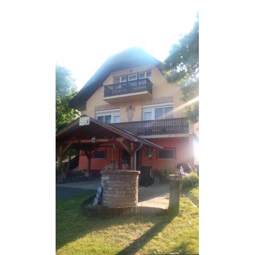 Ország Apartmanház