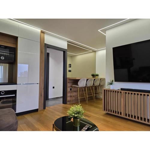 Osijek Luxury Center- self check in, two free private parking, I Gundulića 82