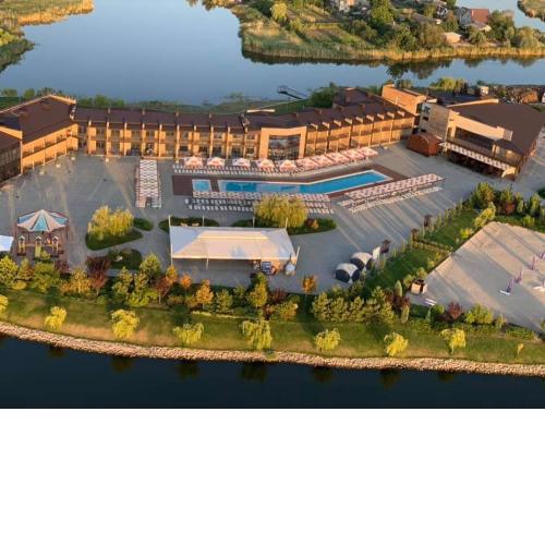 Ostrov River Club