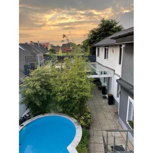 Outlet Center House, Pool-Jacuzzi-Garden-Sundeck