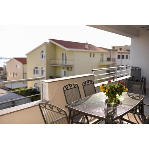 Outstanding large apartment for 6+2
