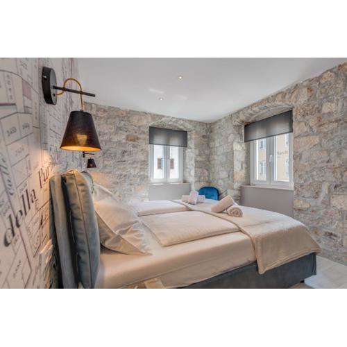 Palace Luxury Retreat