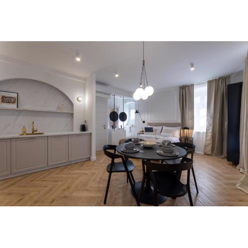 Palace Luxury Suites