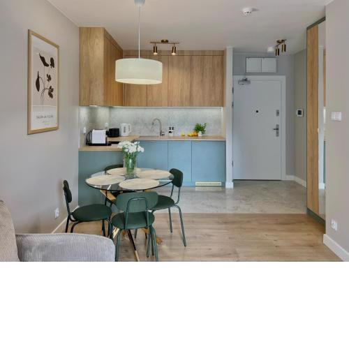 PALM TREE Perłowa Przystań parking, 650m do plaży, świeżo oddany nowoczesny apartament, Parkplatz im Preis inbegriffen, 650 Meter zum Strand, frisch fertiggestellt, geräumige und moderne Wohnung, Parking included, 650 meters to the beach!