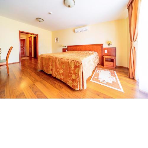 Pannon Hotel Bejelentkezés 20 óráig, Check-in until 20 o'clock, Einchecken bis 20 Uhr