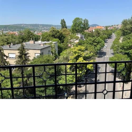 Panoramic Hideaway in Central Buda