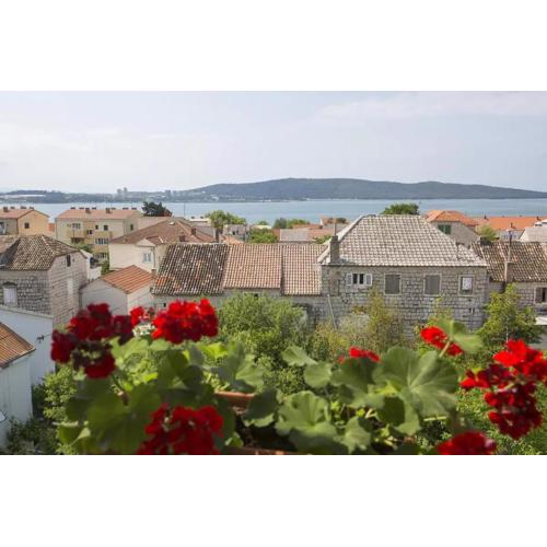 Panoramic Sea View Apartment near Split - private parking