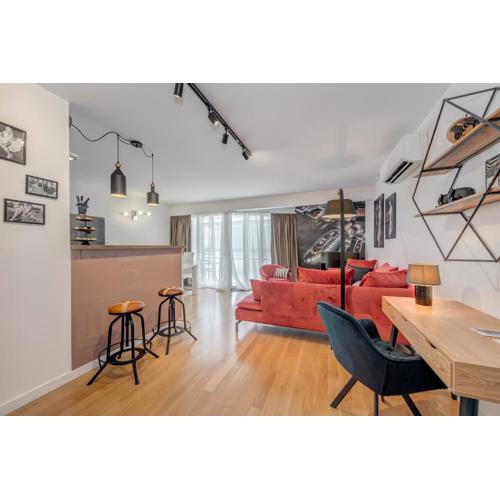 Paparazzi Apartment