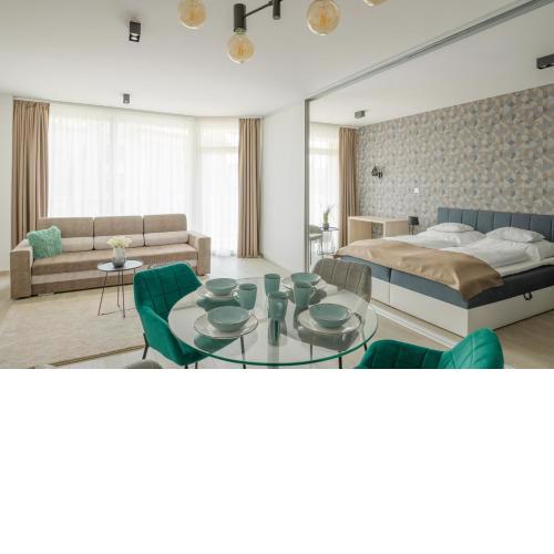 Parizs Garden Apartments