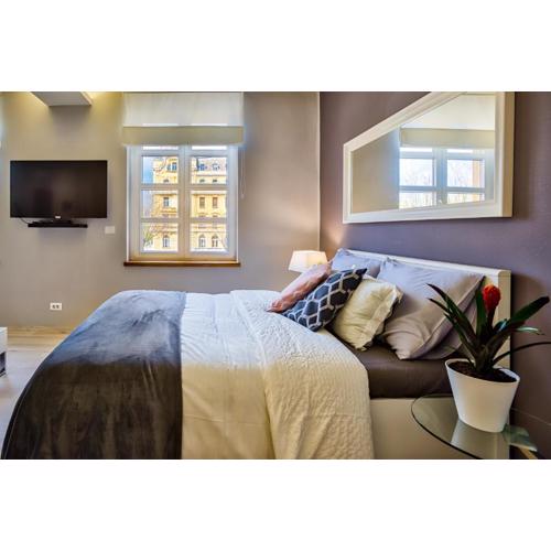 Parkside studio Apartments with FREE parking