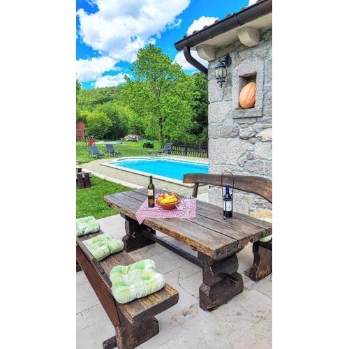 Peaceful Villa Ida&Mirko in nature with private pool