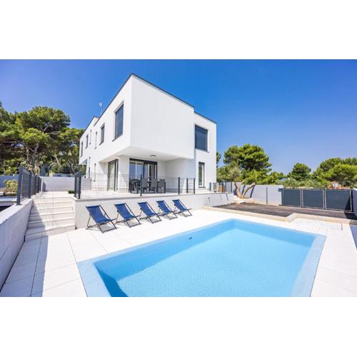 Peninsula Villas