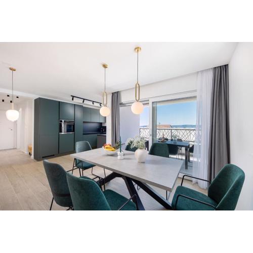 Penthouse Apartments East and West Star