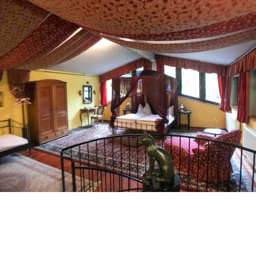 Penthouse-Suite Mountain View mit Waldhütte/Sauna/Netflix