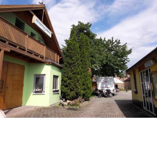 Penzion a Chatový Camp Havraníky u NP Podyjí