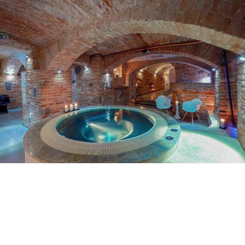 Penzión Wellness & Restaurant Zoborská, free parking