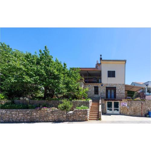 Pet Friendly Apartment In Njivice