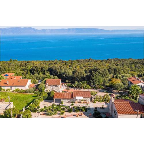 Pet Friendly Apartment In Ravni