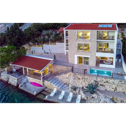 Pet Friendly Home In Klek With Kitchen