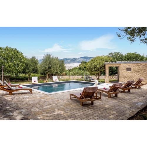 Pet Friendly Home In Pag