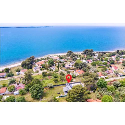 Pet Friendly Home In Peroj With Kitchen