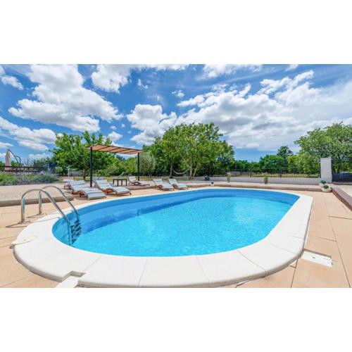 Pet Friendly Home In Pridraga With Wifi