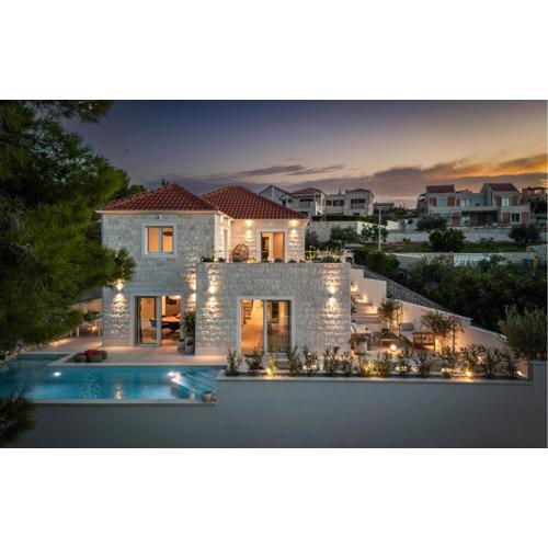 Pet Friendly Home In Splitska With Private Swimming Pool, Can Be Inside Or Outside