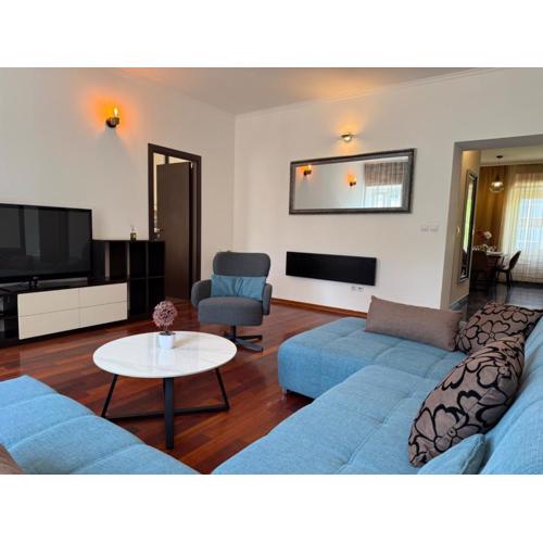 PETRUS SUPERIOR APARTMENT - spacious three-room apartment - prestigious location near Diocletian\