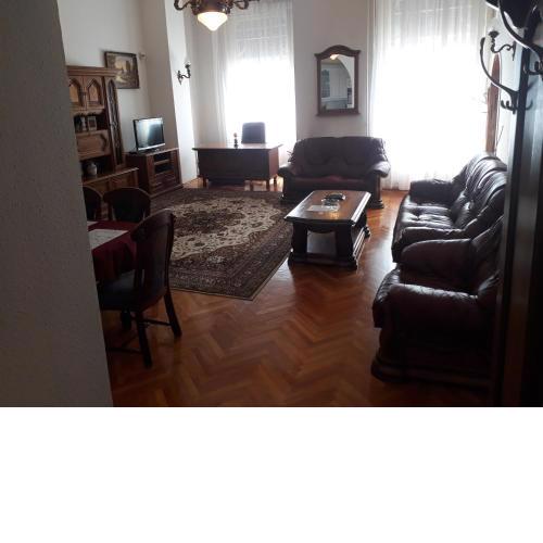 Piac Utcai Apartman 2