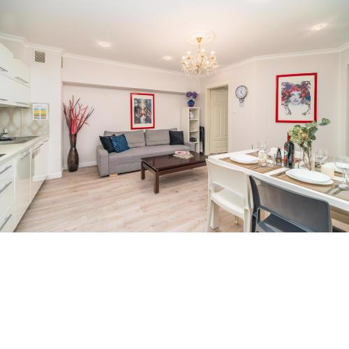 Piasek Apt - Top Location, Patio, Tram&Bus nearby - by Rentujemy