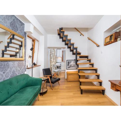 Picturesque city center house in Fazana