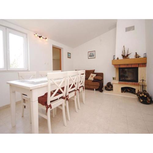 Picturesque Escape Holiday Home with Pool and Sauna - Four Bedroom Holiday Home with Sauna and Pool