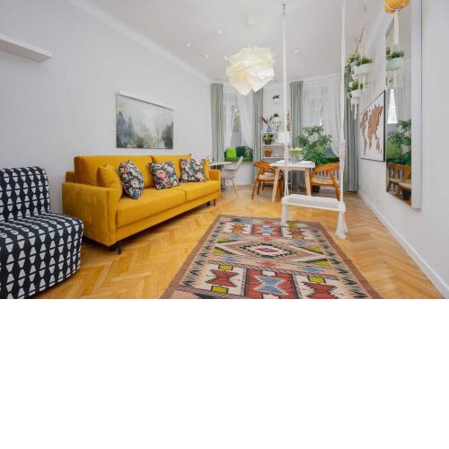 Piękny Jasny Apartament z Sypialnią i Biurkiem by Noclegi Renters