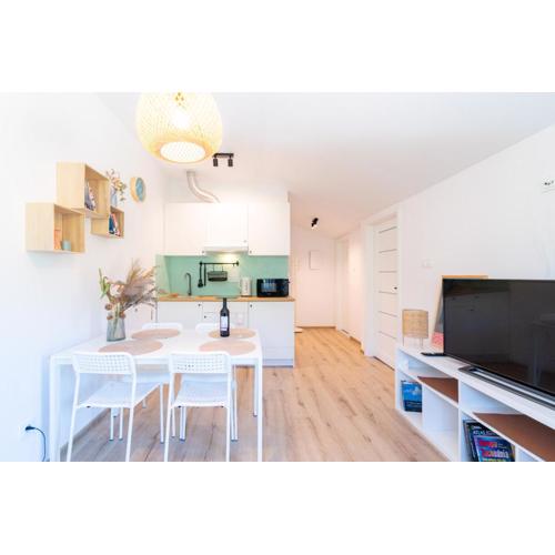 PIĘKNY KLIF Apartament 7 min do Morza TARAS na dachu z widokiem na Las
